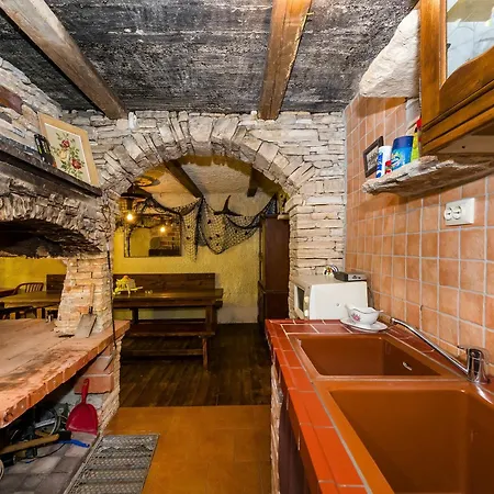 With One In Zadar, With Enclosed Garden And Wifi - 1 Km From T... Daire Zadar