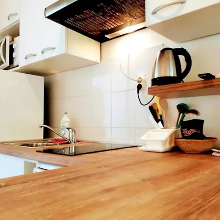 With One In Zadar, With Enclosed Garden And Wifi - 1 Km From T... 公寓