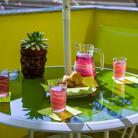 With One In Zadar, With Enclosed Garden And Wifi - 1 Km From T... 公寓